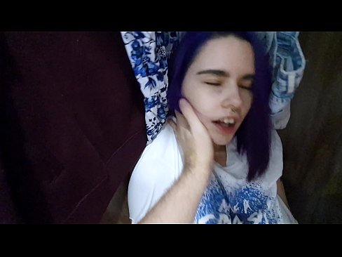 ❤️ พบน้องสาวของฉันในตู้เสื้อผ้าและช่วยเธอหลั่ง ️❌ ซูเปอร์โป๊ ที่เรา